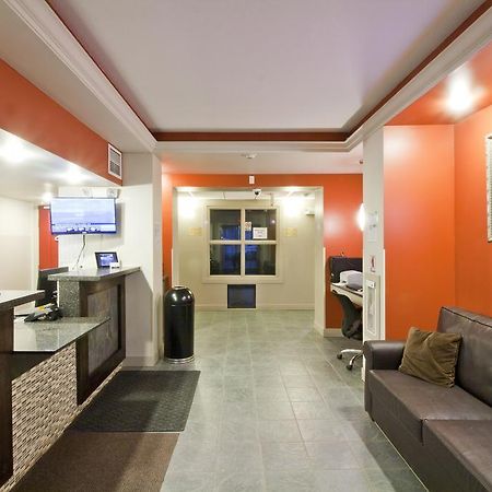 Travelodge By Wyndham Kindersley Ngoại thất bức ảnh