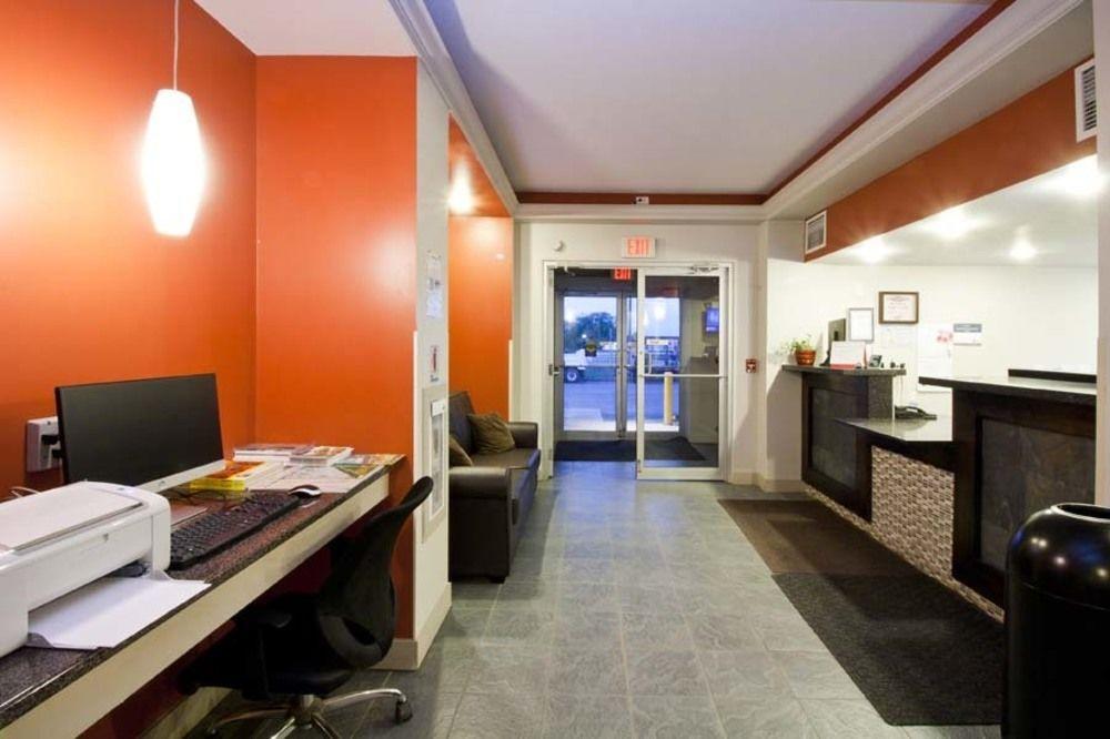 Travelodge By Wyndham Kindersley Ngoại thất bức ảnh