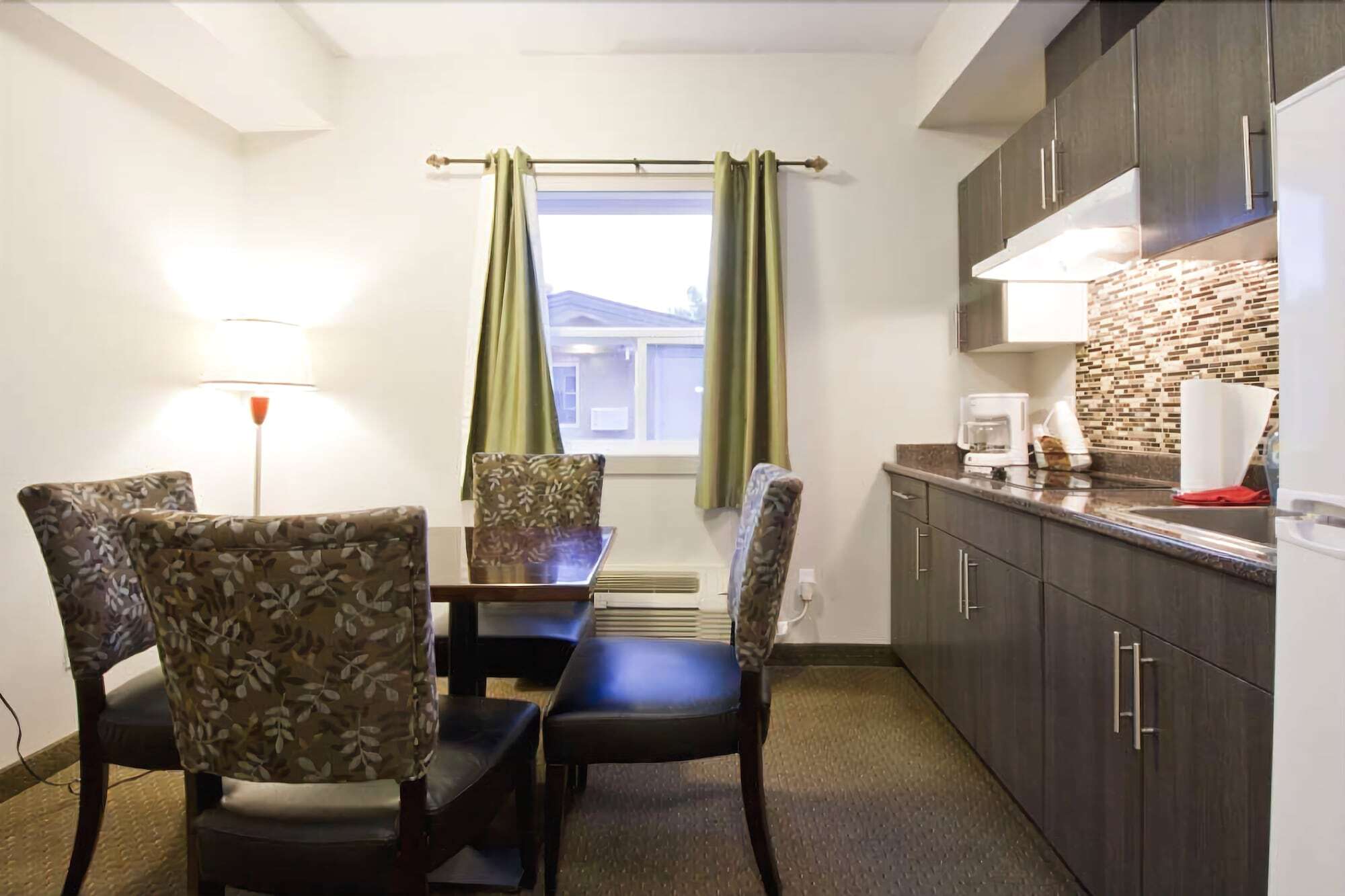 Travelodge By Wyndham Kindersley Ngoại thất bức ảnh